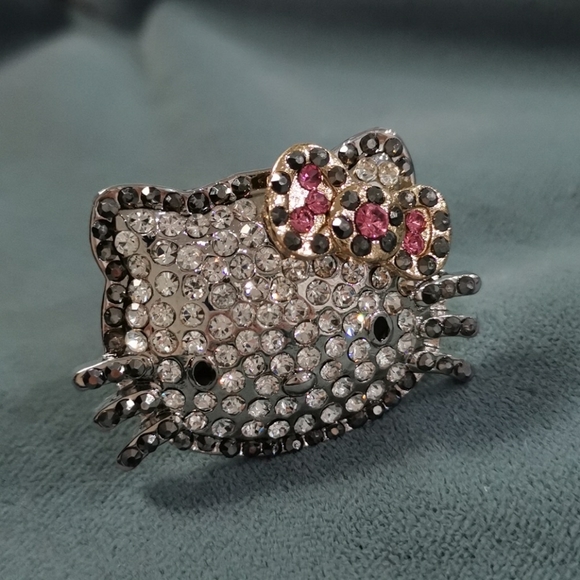 Hello Kitty Ring - Picture 3 of 8